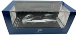 MINIATURA - Carro em metal modelo Aston Martin Valkyrie, cor: Skyfall Silver, pneus em borracha. Pneus em borracha. Em embalagem acrilíca lacrada. Marca: PosterCars Escala 1:64