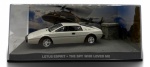 007 - Miniatura colecionável do carro Lotus Esprit do filme "The spy who loved me" da franquia 007 (James Bond). Escala 1:43