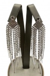 Par de brincos em metal prateado cravejado por strass. Comprimento: 9,5cm