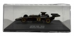 Colecionismo - Carro de F1 Lotus 72D pilotado por Emerson Fittipaldi, ano 1972. Escala 1:43 Acompanha suporte e caixa acrílica. Altura: 6cm Comprimento: 15cm Largura: 8cm