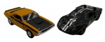 Colecionismo - Lote composto por dois carros, sendo um Ford GT40 MKII, ano 1966 e outro Dodge Challenger T/A, ano 1970. Ambos em metal com partes em material sintético. Fricção nas rodas. Pintura automotiva. As portas abrem. Escala 1:32 e 1:36