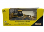 CAT - Pá Carregadeira de Rodas Caterpillar Modelo 980K Wheel Loader Rock Configuration feita inteiramente em metal. Pintura automotiva. Escala 1:50