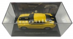 Colecionismo - Carro modelo Chevrolet Camaro, ano 2014,  em metal com detalhes em material sintético. Pintura automotiva. Coleção Carros inesquecíveis do Brasil. Companha expositor e caixa acrílica. Escala 1:43 Altura: 7cm Comprimento: 14,5cm Largura: 7,3cm