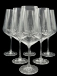 Seis taças grandes em fino cristal translúcido europeu com design moderno. Altura: 25,5cm