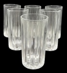 Seis copos em cristal europeu translúcido adornado por frisos. Comprimento: 15cm Diâmetro: 8cm