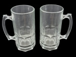 Par de enormes canecas alemãs em cristal para Oktoberfest. Altura: 20cm