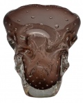 Vaso em vidro de murano gomado decorado por bolhas internas. Comprimento: 13cm Diâmetro: 13,5cm