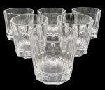 Seis copos baixos em grosso cristal europeu facetado. Altura: 9cm Diâmetro: 9,5cm