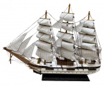Enorme caravela em madeira entalhada, rica em detalhes em tons de branco e preto. Altura: 68cm Comprimento:  78cm Largura: 11cm