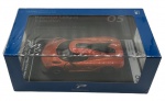 MINIATURA - Carro em metal modelo Koenigsegg Jesko Absolut, cor: Sweet Mandarin, pneus em borracha. Pneus em borracha. Em embalagem acrilíca lacrada. Marca: PosterCars Escala 1:64