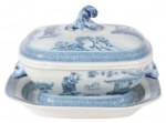 Vista Alegre - Legumeira com presentoir de porcelana portuguesa, decoração em azul e branco. Altura: 14cm Comprimento: 19,5cm