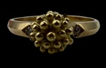 Anel em ouro em 18k adornado por brilhantes. Aro: 17 Peso: 3,2g