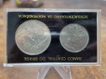 Estojo com 2 Moedas do Sesquicentenário 1 Cruzeiro e 20 Cruzeiros 1972. Sendo uma de prata