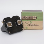 DIVERSOS, um (1) aparelho STEREOSCOPE, marca VIEW-MASTER, Made in USA, acondicionado na caixa original, usado, não testado e sem garantia, vide foto.