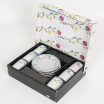 PORCELANA, seis (6) xícaras para café, cilíndricas, ornamentação floral policromada, marca WINCY, Made in China, acondicionadas na caixa original e sem uso, ideais para presente, vide foto.