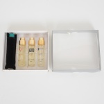 FLACONS DE PARFUM, três (3) distintos da marca L ACQUA DI FIORI, todos sem uso e com capacidade para 15 ml cada, spray, acompanha um frasco vazio com capa em tecido da mesma marca, acondicionados no estojo original em papel cartonado, vide foto.
