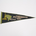 COLECIONISMO, uma (1) antiga flamula com propaganda da PETROBRAS e os dizeres: Defender a Petrobras é defender o Brasil, verso: Rei da Flamula  S. Dantas 73 S/2, medindo 50 cm comprimento, vide foto.
