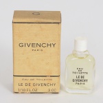 FLACON DE PARFUM, um (1) LE DE GIVENCHY, Eau de Toilette, marca GIVENCHY, Paris, capacidade 1/10 fl. oz., na caixa e sem uso.