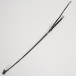 TRALHA PARA MONTARIA, um (1) rebenque, confeccionado em tresse de couro, ponteira em metal cromado, selo da marca NYION MASSIY  W. GERMANY (Alemanha Comunista), medindo 70 cm comprimento, sinais de uso, vide foto, (o termo tralhas para montaria é usado em vários rincões pelo Brasil afora, principalmente pelos colecionadores de apetrechos para montaria, não se trata de uma palavra desmerecedora do objeto, muito pelo contrário é uma tradição de linguajar que para muitos colecionadores é motivo de orgulho).