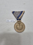 Antiga e rara medalha comemorativa de viagem marítima 1892/1893 em metal dourado. Anverso "REISE S.M. SCHIFF KAISERIN ELISABETH", verso "OST INDEN AUSTRALIEN SÜDSEE - INSELN - CHINA - JAPAN 1892-1893.Medindo 3,7cm de diâmetro.