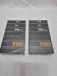 Par de fitas virgens, lacradas de VHS video cassette da marca JVC, modelo T-120.