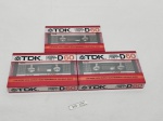 Kit de 3 fitas cassettes TDK D60, lacradas sem uso.