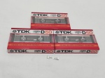 Kit de 3 fitas cassettes TDK D60, lacradas sem uso.