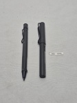Lapiseira 0,5 e caneta esferográfica da marca Lamy.