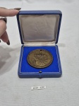 Medalha em bronze Real e Benemerita Sociedade Portuguesa de beneficência - 1 centenário da Fundação 1940. Monogramado M. Langone. Medindo 6cm de diâmetro, peso 100g.