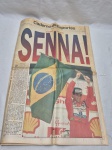 Antigo jornal Caderno de esportes O Globo, com a matéria Senna.