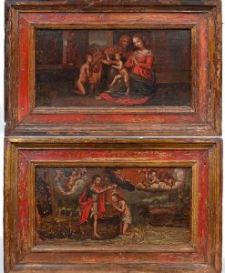 Belíssimo <b>par de pinturas sacras </b>executadas sobre madeira, representando cenas bíblicas do batismo de Cristo. Uma delas apresenta o Menino Jesus abençoando São João Batista com Nossa Senhora e Sant'Ana ao fundo. A outra representa o batismo de Jesus no Rio Jordão tendo ao topo alegoria com anjos e flores. Molduras originais com pátina em vermelho e ouro. Séc. XVIII. Med. 25 x 49 cm