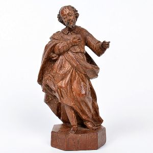 Pequena bela imagem de <b>São Joaquim </b>em madeira vigorosamente entalhada em várias direções. Notável feição do santo. Início do séc. XIX ou fins do XVIII. Alt. 16 cm