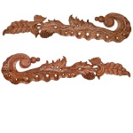 <b>Par de talhas </b>em madeira esculpida e policromada, decorada com folhagens e cachos de uvas em composições vazadas. Séc. XVIII / XIX. Compr. 130 cm