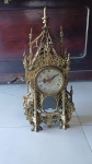 ANTIGO E BELISSIMO RELOGIO DE MESA EM BRONZE - MECANISMO A QUARTZ - FUNCIONANDO NO ESTADO CONFORME FOTOS - ITEM SERA ENVIADO DA BAHIA