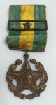 MEDALHA MILITAR DE 10 ANOS DE SERVIÇOS PRESTADOS - FABRICADA EM BRONZE - 34MM -  12 GRAMAS - ACOMPANHA DISPLAY EXPOSITOR - ITEM ORIGINAL EM OTIMO ESTADO CONFORME FOTOS