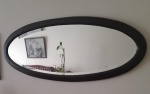 LINDO ESPELHO OVAL COM TRABALHO BISOTÉ - MEDINDO 1,47CM - NO ESTADO CONFORME FOTOS