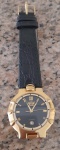 RELOGIO FEMININO MOVIDO A QUARTZ - CAIXA DOURADA E PULSEIRA EM COURO - USADO - NO ESTSDO CONFORME FOTOS