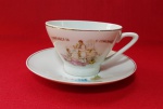 Xícara de 1º comunhão em porcelana com bonita estampa, SCHMIDT- Xícara: 6,5 x 9,5 cm - Pires: 14,5 cm