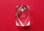 Belíssimo Cubo em vidro, com figura de rosa gravado a laser - Dimensão: 6 X 5 cm