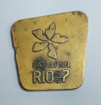 Linda e rara Medalha de Bronze dada a todos os atletas participantes dos Jogos Parapan-Americanos - RIO 2007 -  Casa da Moeda do Brasil. Medida: 5,7 cm x 5,7 cm x 0,6 cm. OBS: Possui trauma produzido por esmeril na Lateral, conforme fotos.