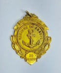 Marinha do Brasil - Antiga Medalha de 2º Lugar do Campeonato Carioca Classe Pinguim - Ano: 1969 - Comemorativa à Batalha Naval do Riachuelo. - 11 de Junho de 1865 - Metal dourado - Medida: 4 cm x 3 cm. Conforme fotos.