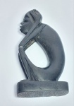 Arte Tribal Africana - Linda Escultura Entalhada em Ébano Representando Figura Masculina. Medida: 11,5 cm x 6 cm x 2 cm. Conforme fotos.
