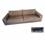 Sofá para 4 assentos com forro de algodão na cor tabaco mesclado by Connect, Com. 238, Prof. 91, Alt. 75 cm.