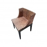Dolce Gabbana, Mademoiselle chair, o tecido apresenta leve desgaste de cor e apresenta um queimado no encosto conforme foto  extra, Com. 54, Prof. 46, Alt. 70 cm.