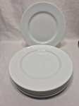 Jogo de 6 pratos de mesa em porcelana branca. Medindo 27,5cm de diâmetro.