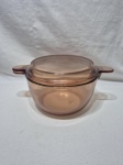 Panela, caçarola com 2 alças e tampa em vidro Vision marrom. Medindo 21,5cm x 11,5cm de altura. Com bicados como demonstra fotos.