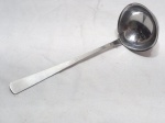Concha de feijão em em aço inox Hercules, cabo liso. Medindo 19cm de comprimento.
