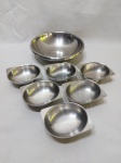 Bowl com 6 cumbucas em aço inox. Medindo o bowl 23cm x 6cm de altura.