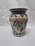 Lindo vaso floreira em pedra sabão com desenhos de folhas. Medindo 12cm de boca x 17,5cm de altura.