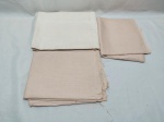 Lote de 3 tecidos para artesanato. Medindo o maior 240cm x 78cm. Peça com marcas de guardado.